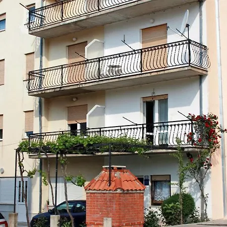 With A Parking Space Podstrana, Split - 4894 Daire *